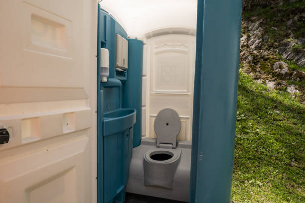 Best Porta potty rental near me  in Prairie Du Chien, WI